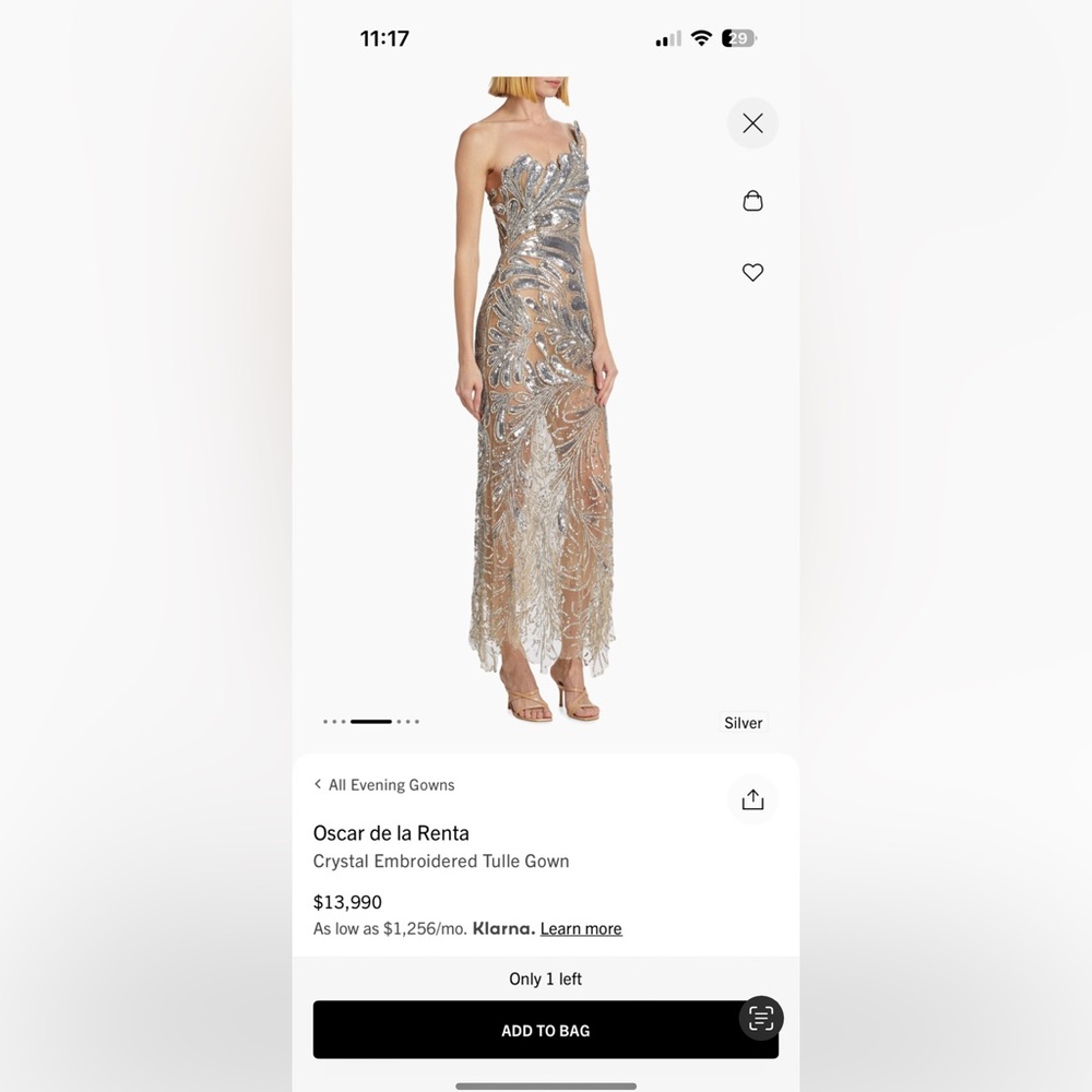 Oscar de la Renta
Crystal Embroidered Tulle Gown